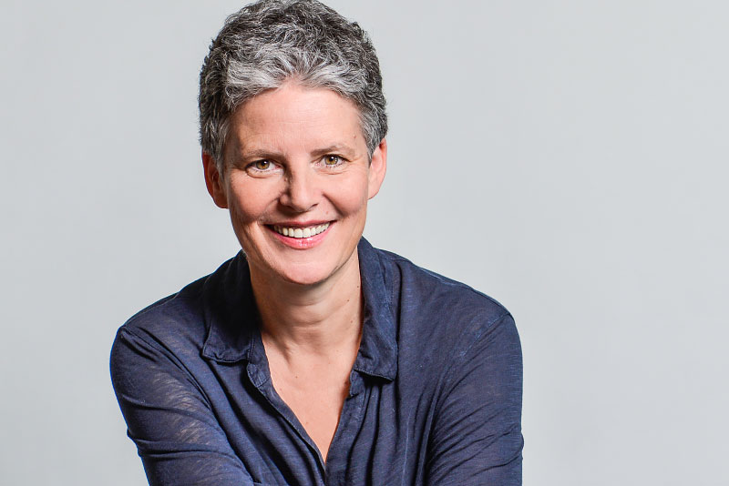 Barbara Greulich | Porträtfoto | KLÄRUNGSHILFE MÜNCHEN | www.wir-klaeren.de